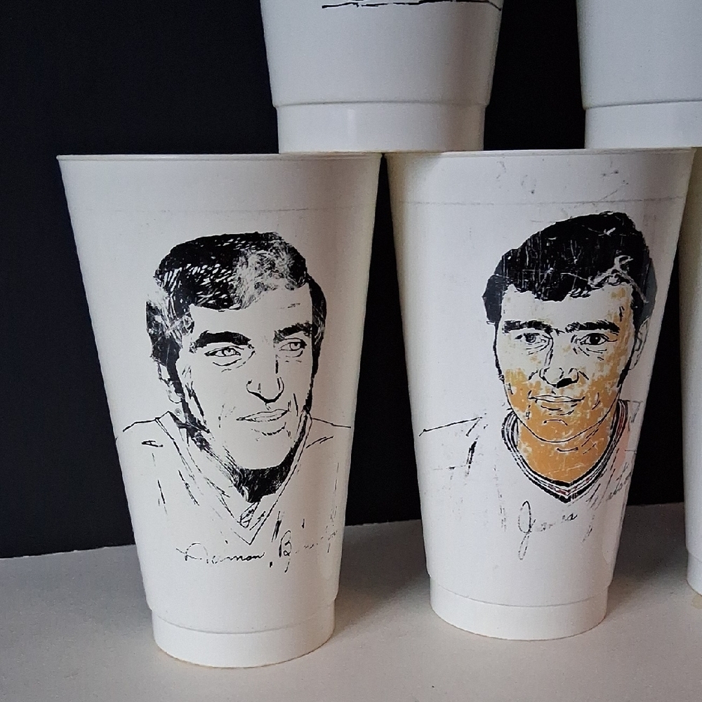 Vintage WHA Illustrated White and Orange Cups Set - Picture 11 of 16